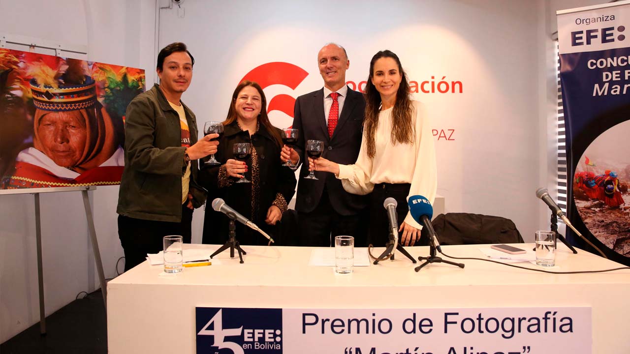 Retrato de una mujer indígena gana concurso fotográfico por los 45 años de EFE en Bolivia