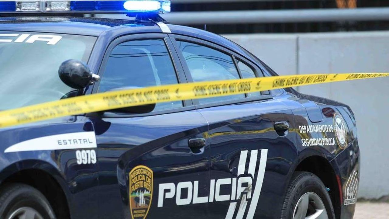Un veterano policía de Puerto Rico asesina a balazos a su ex pareja en un restaurante