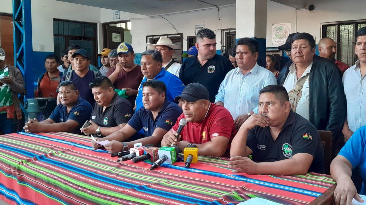 Interculturales de Santa Cruz No Asistirán al Congreso del MAS en Lauca Ñ por Falta de Credenciales