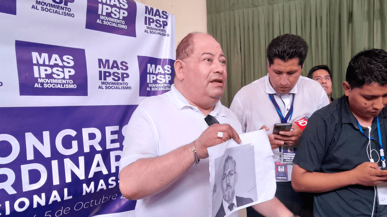 Exministro denuncia amparo contra el Congreso fue firmado por un candidato de CREEMOS