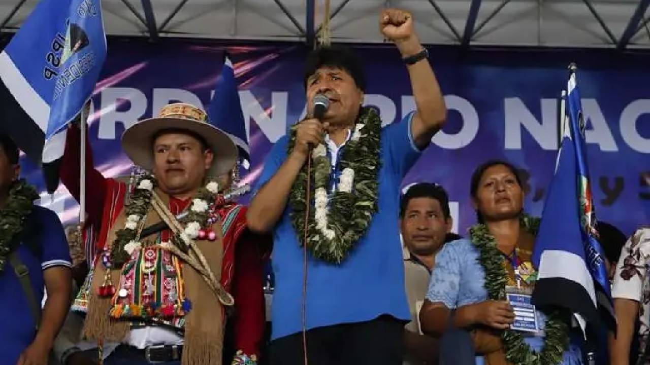 Justicia deja en suspenso el congreso del MAS; Evo es proclamado y Arce excluido