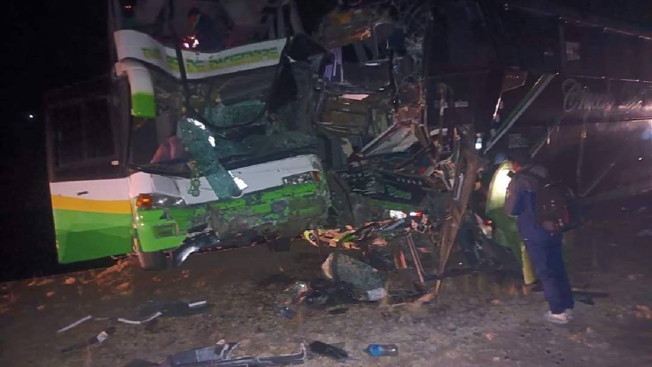 Choque Frontal Entre Dos Buses en la Carretera Panamericana Deja 12 Personas Heridas