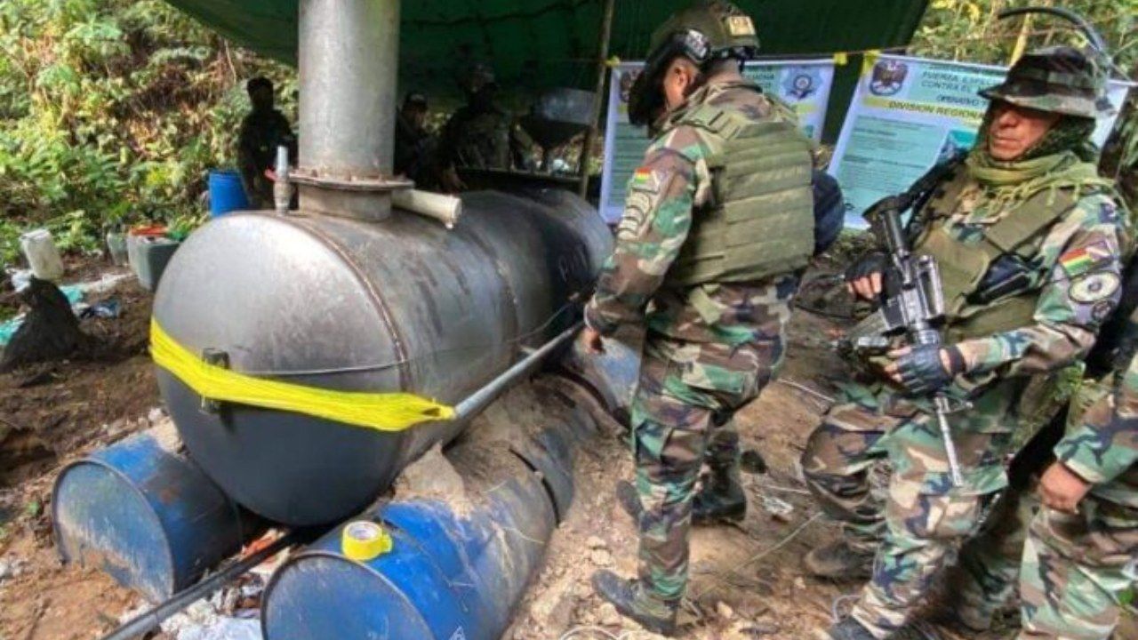  Narcotráfico: En una semana Umopar destruye dos pistas en Beni y una fábrica en el Chapare