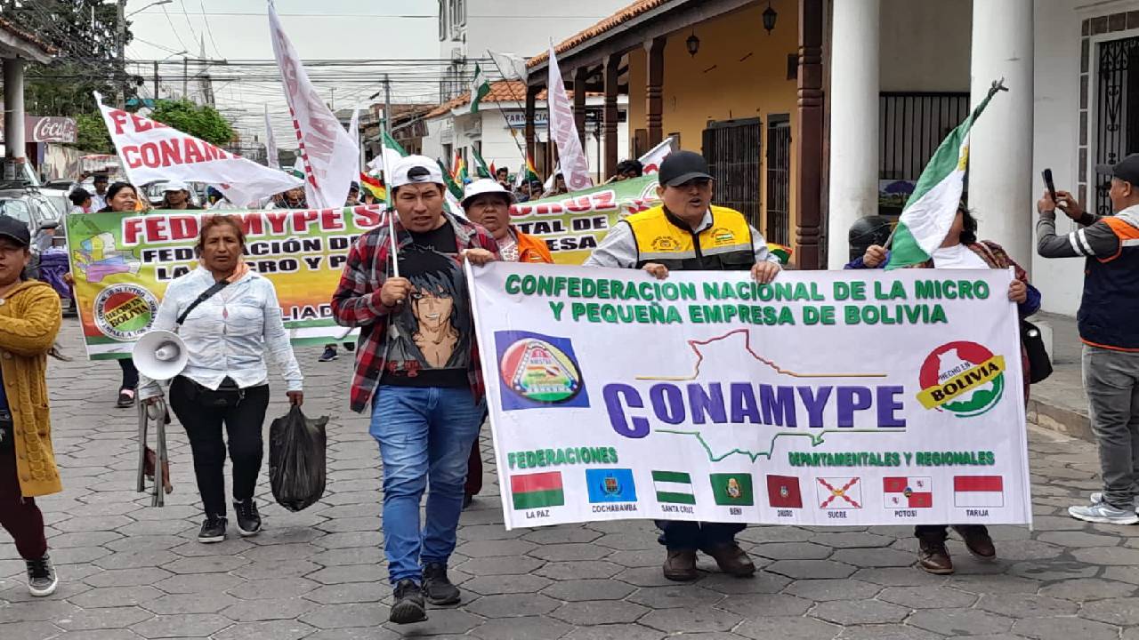 "Mañaneros" Marcharon En Rechazo A La Ropa Usada Y El Contrabando
