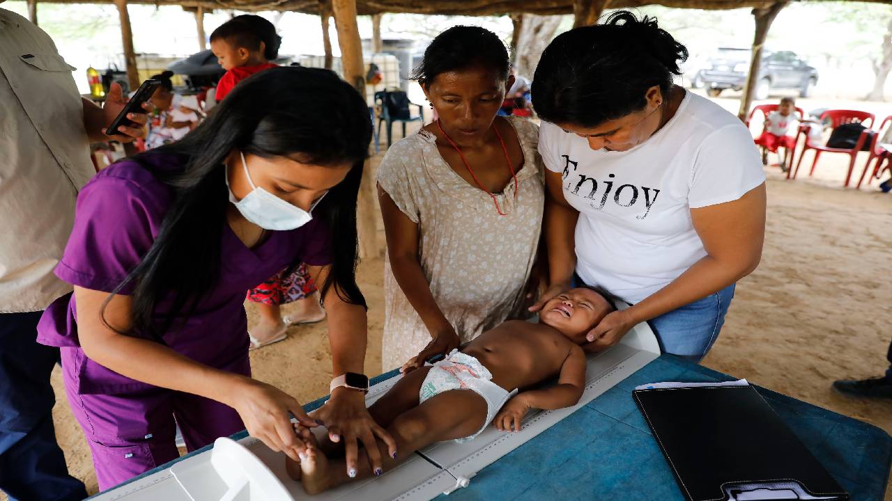 Más de 230 niños han muerto en Colombia por desnutrición en 2023, alerta ONG