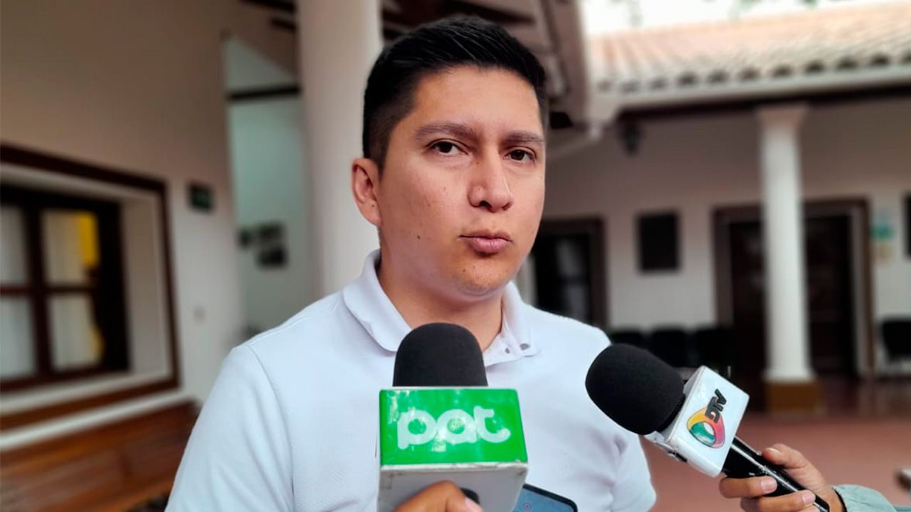 Concejal Juan Carlos Medrano insta al Alcalde a tomar acciones en el caso de las camionetas municipales