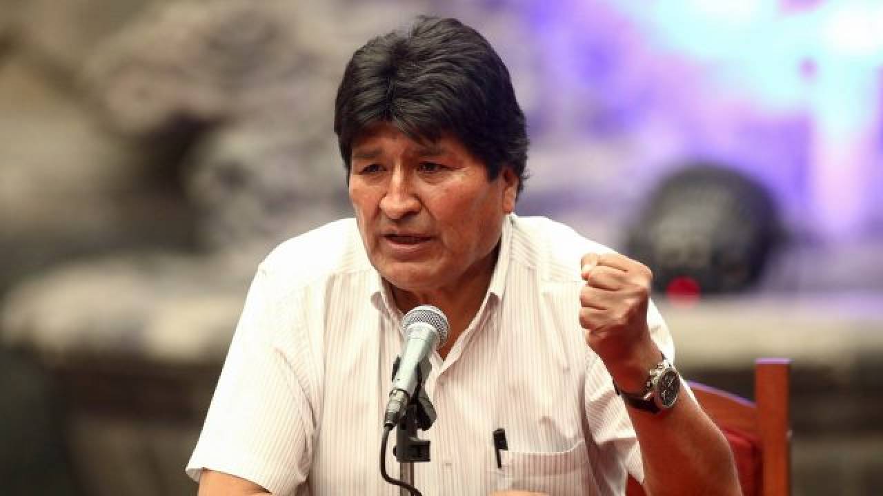 Evo insta a "luchar para que no se venda el litio a ingleses o a empresas estadounidenses"