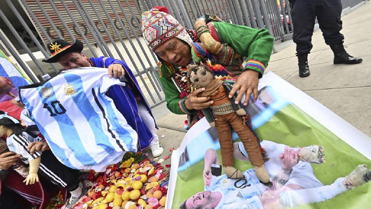 Chamanes peruanos hacen ritual para truncar juego de Messi