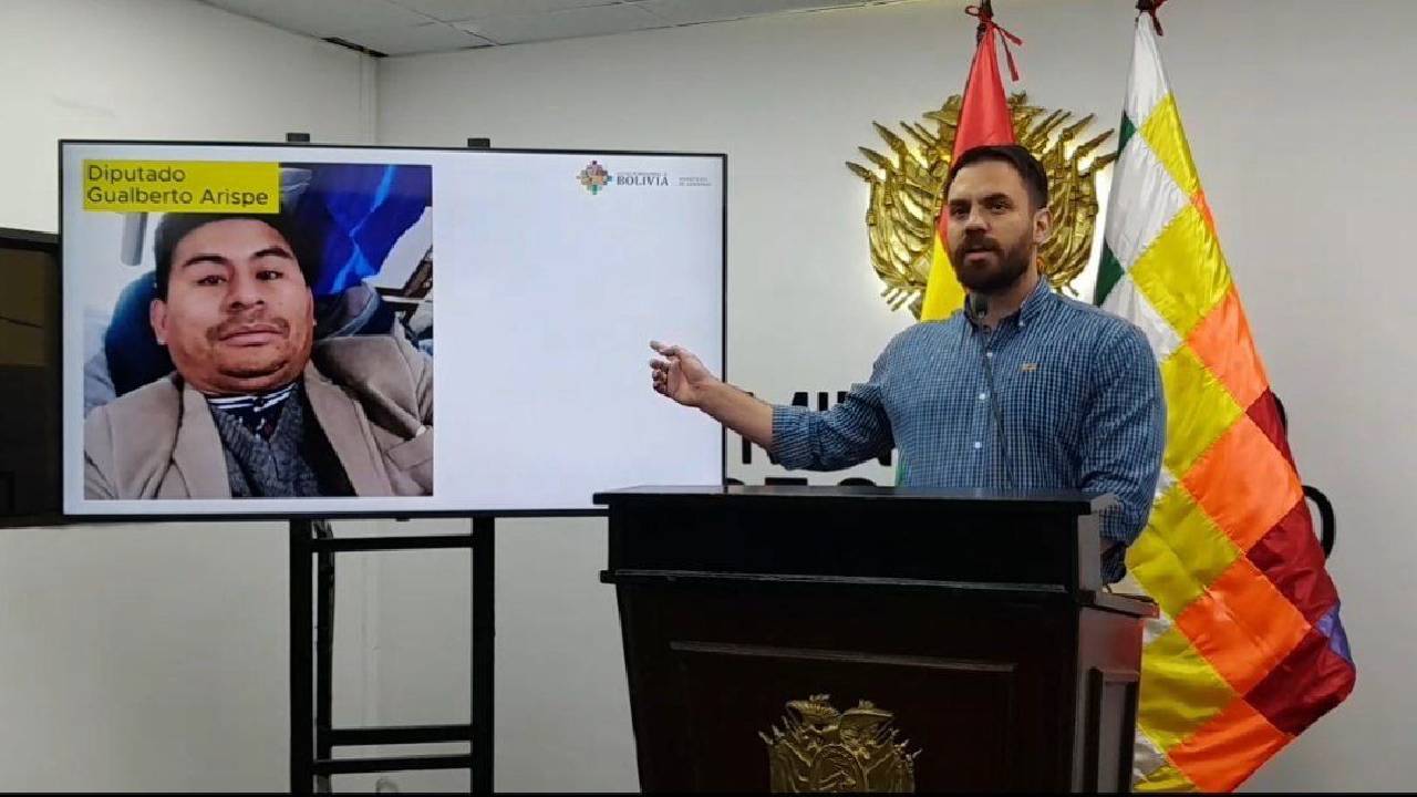 Ministro de Gobierno de Bolivia Denuncia Planes de Disturbios en Cabildo