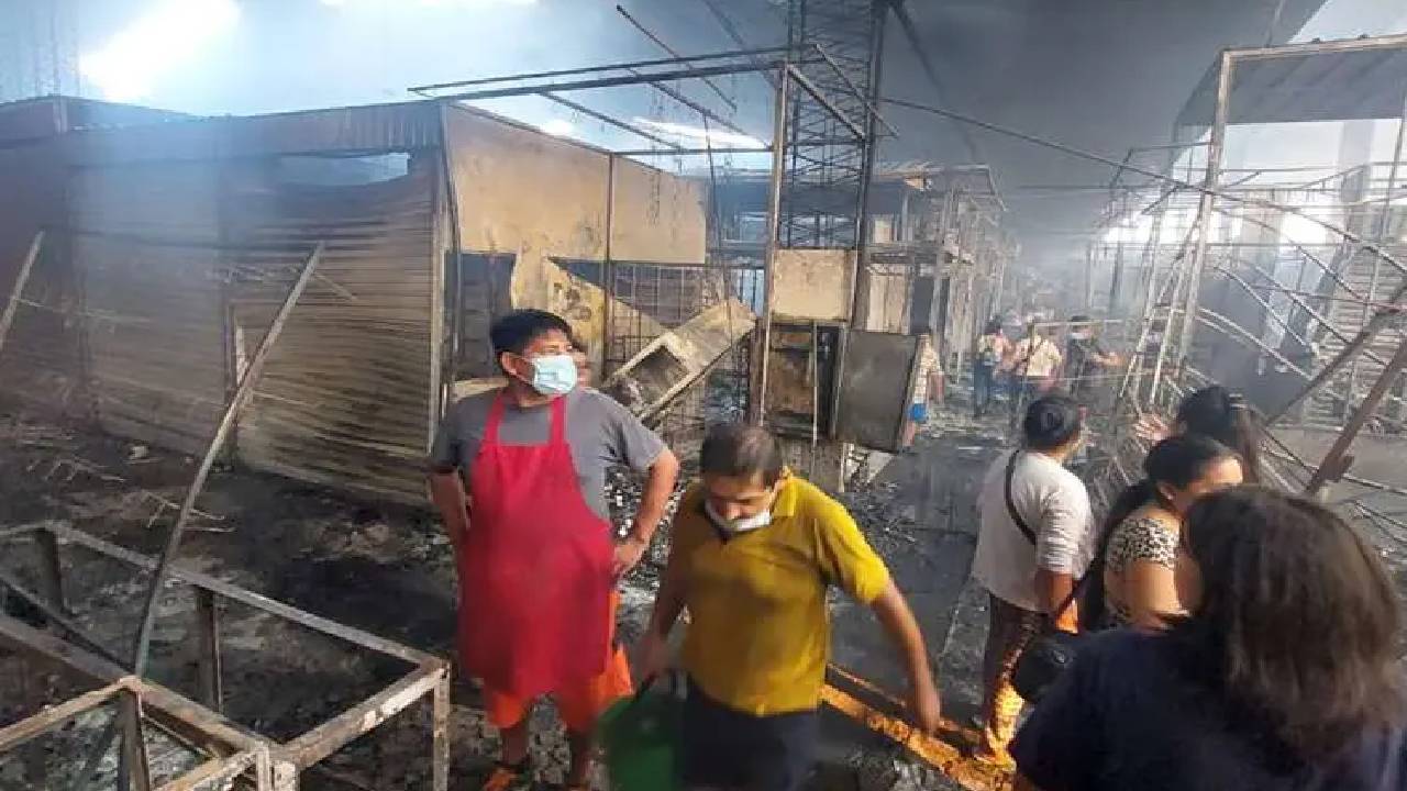 Luego de tres horas, controlan el incendio en el mercado nuevo Los Pozos