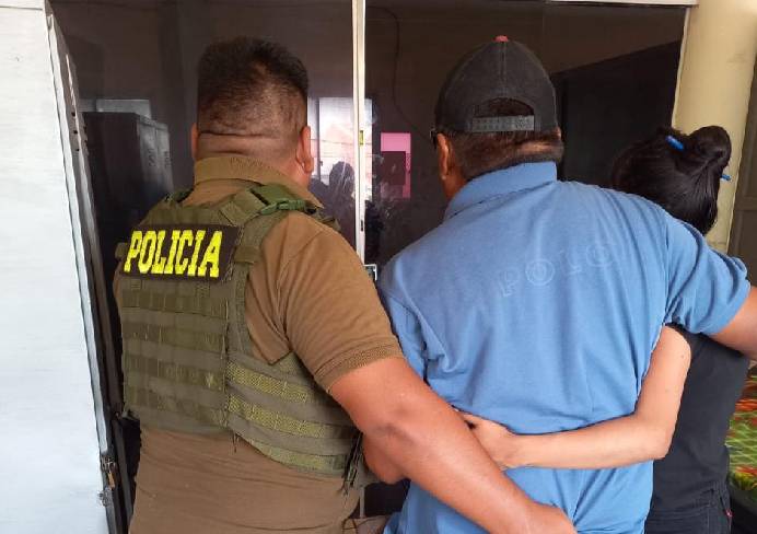 Profesor aprehendido por presunto Abuso Sexual a estudiantes en Santa Cruz