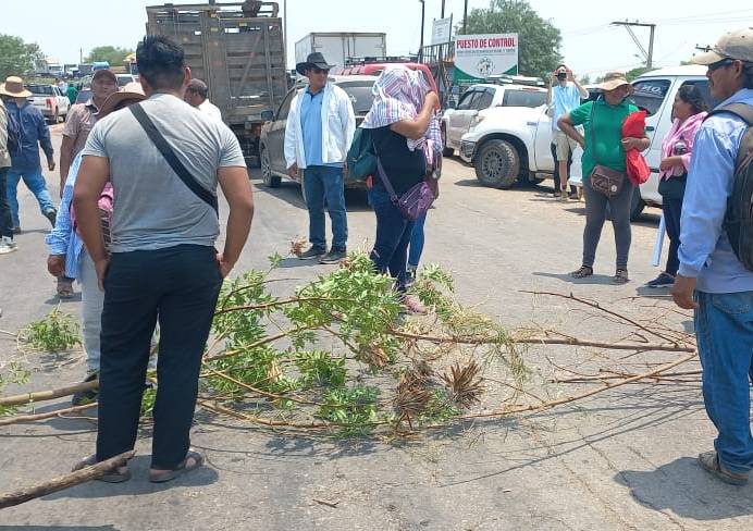 Bloqueo en Puerto Ibáñez de Pailón: Pobladores exigen cambios jurídicos y mayor seguridad