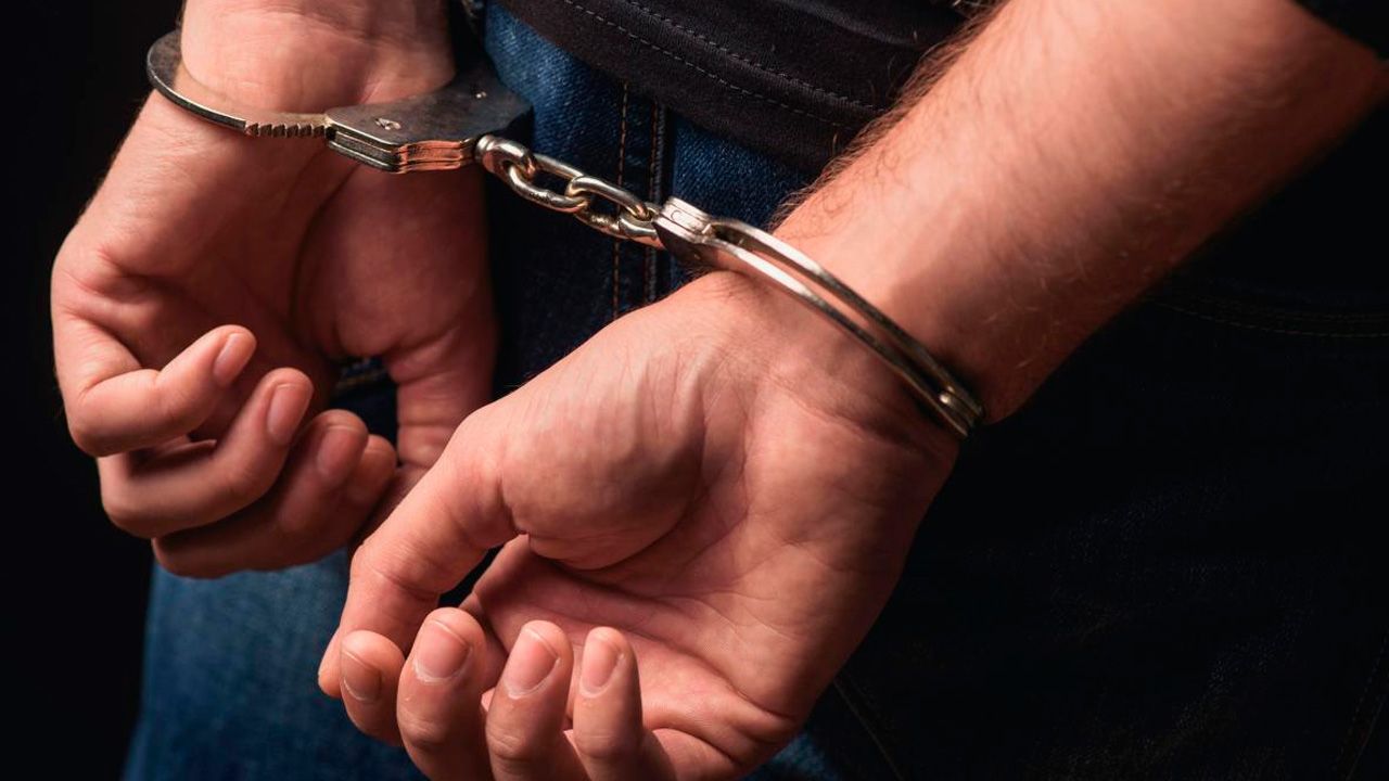 Arrestan a hombre que gritó "Soy Hamás" y amenazó con bomba escuela judía de Miami Beach