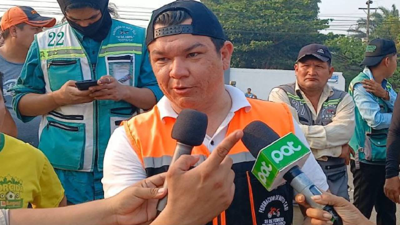 Bloqueo en Carretera Cotoca exige destitución de Jefe de Movilidad Urbana