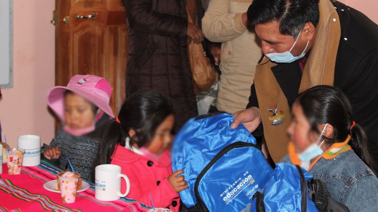 Se posterga la entrega de material escolar en La Paz