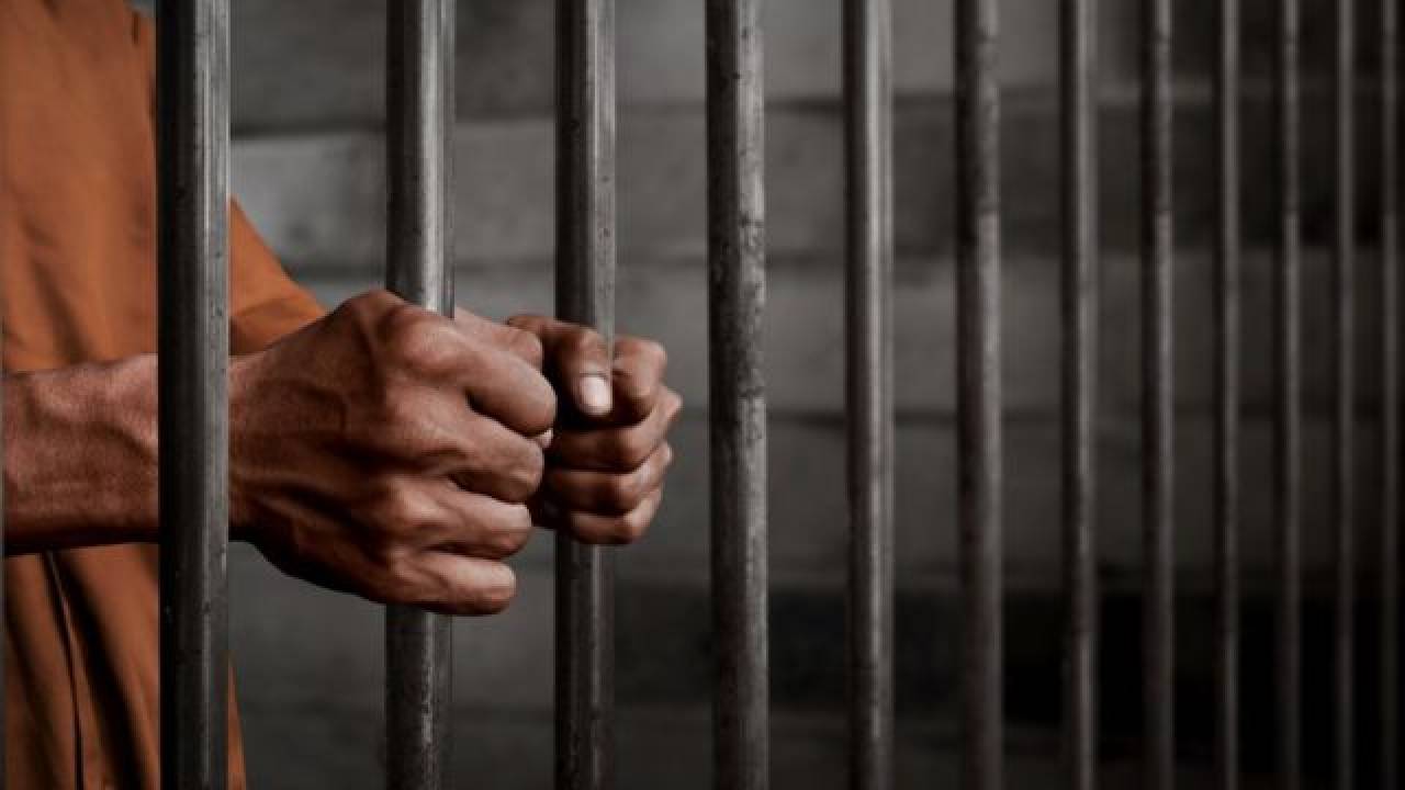 Líder evangélico sentenciado a 23 años de prisión por violación agravada a menor de 13 años
