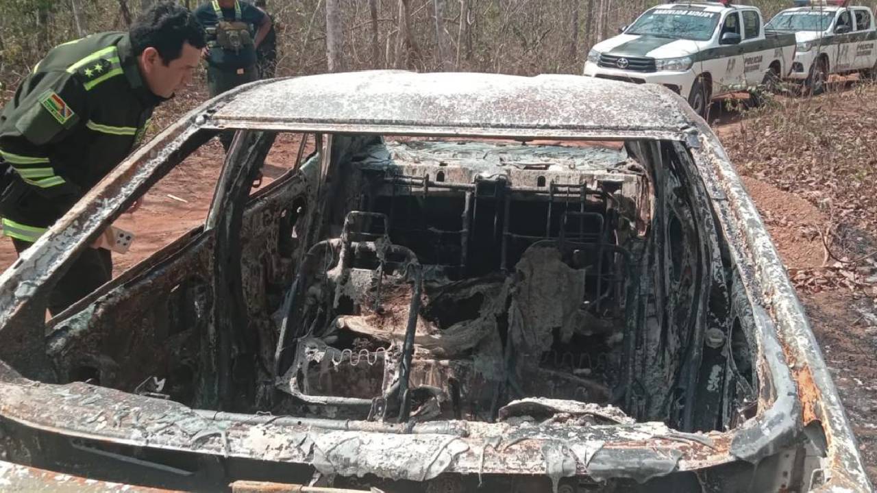 Encuentran dos cuerpos  carbonizados en vehículo incendiado en San Matías