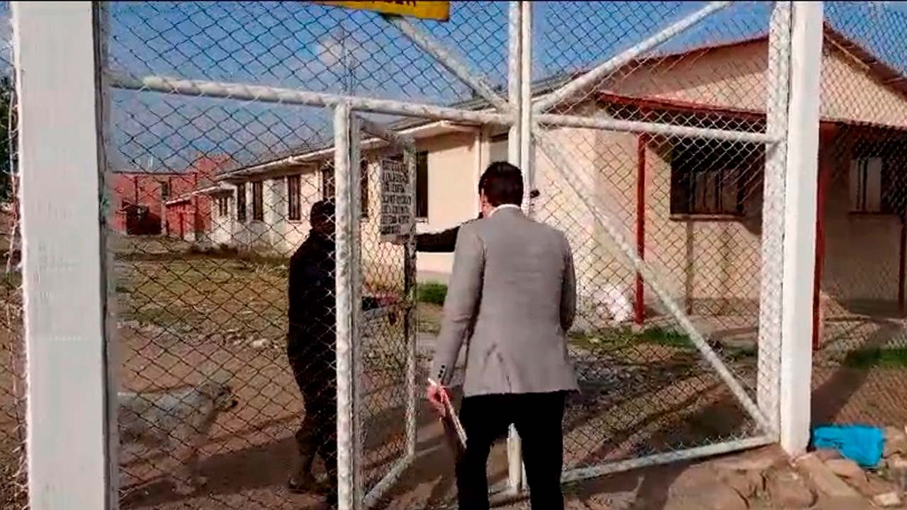 Abogado de Camacho llega a Chonchocoro por negación de salida al gobernador
