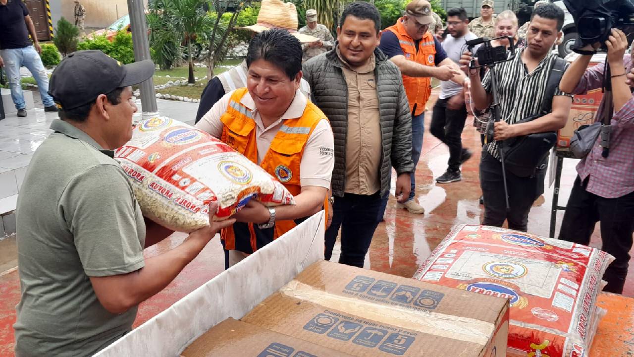 Gobierno entrega ayuda Humanitaria a 12 Municipios