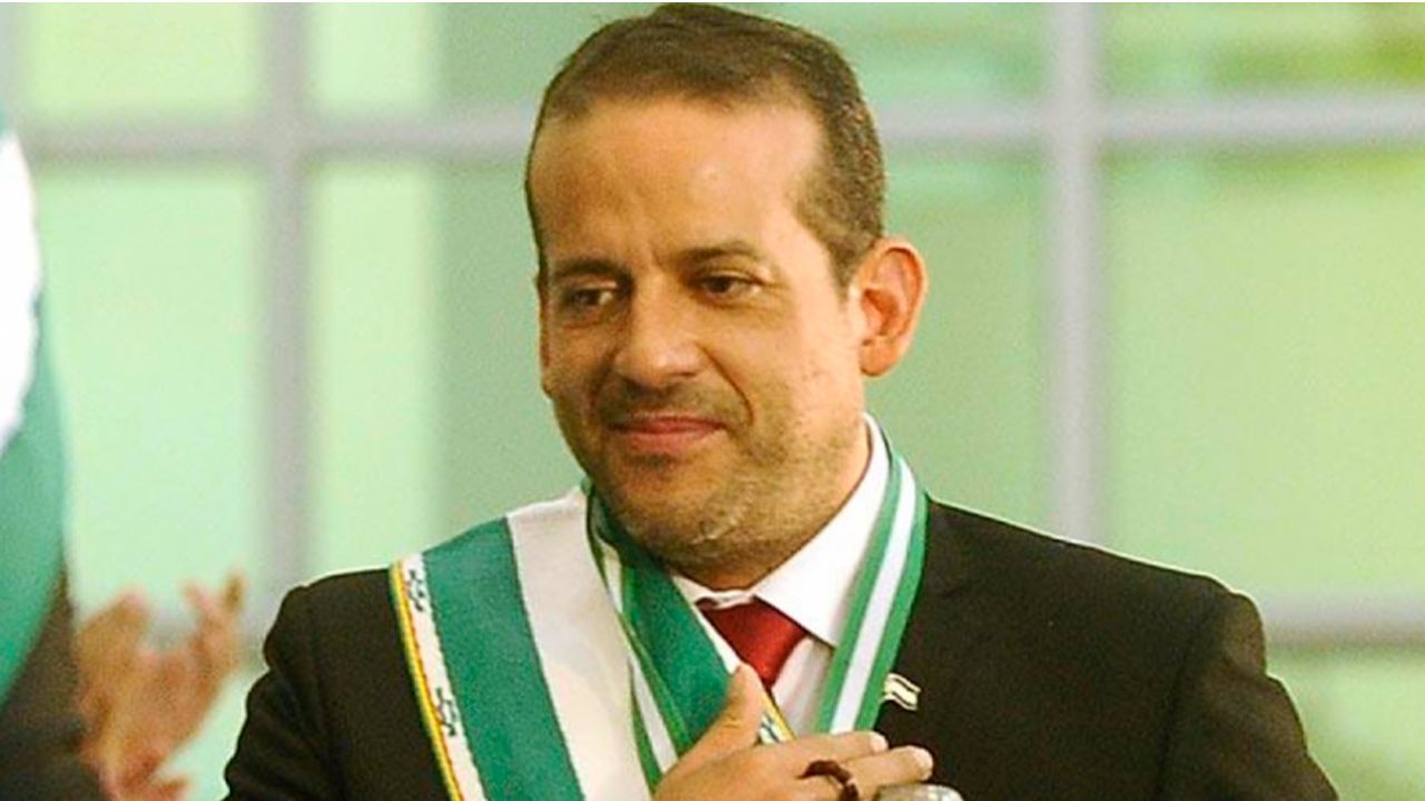 Fiscalía acusa formalmente al Gobernador Luis Fernando Camacho por delito de 'Resoluciones contrarias a la constitución'
