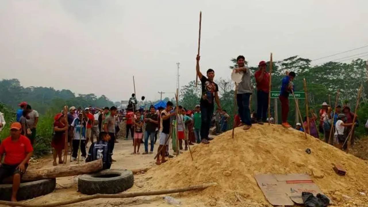 Segundo día de bloqueo de los campesinos de Yucumo, exigen al gobierno apagar los incendios