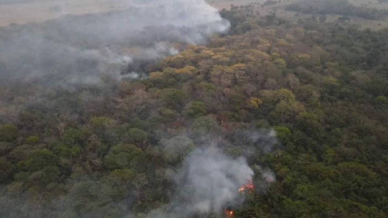  7 Municipios declarados en desastre y 2 incendios activos  en Santa Cruz