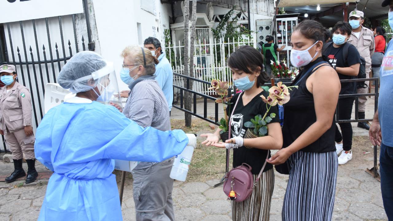 Todos Santos: Cementerios municipales cerrarán a las 22:00 horas