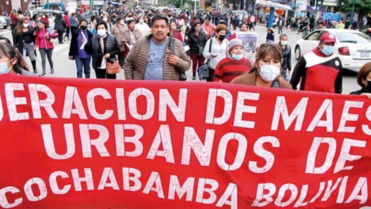Maestros marchan este martes y Pary trabaja en informe sobre ítems