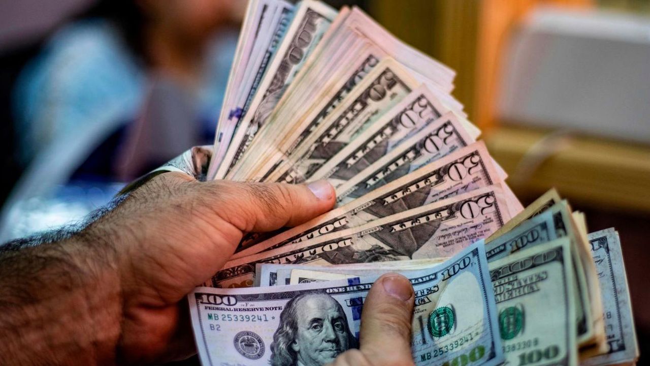 IBCE pide aplicar cinco medidas contra la especulación del dólar en el país 