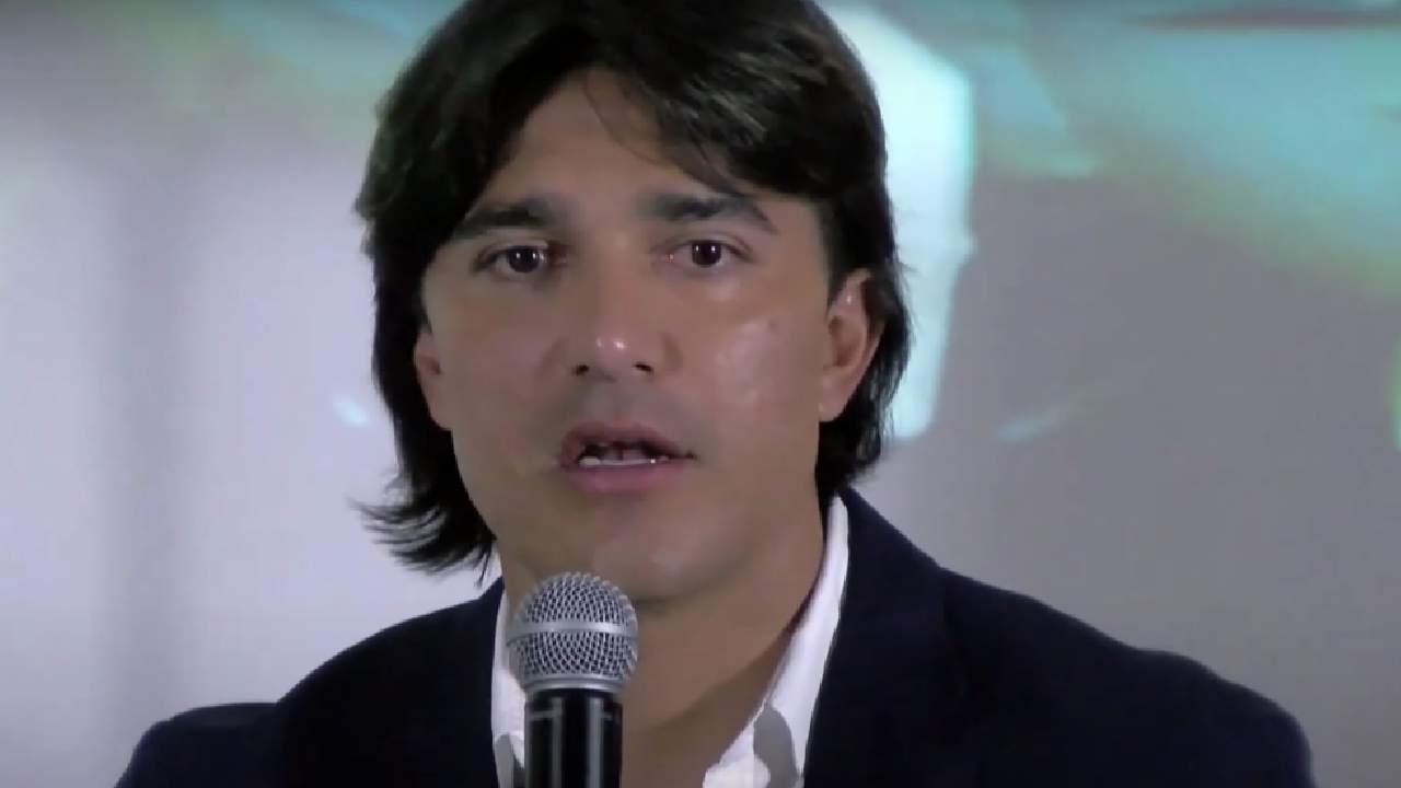 Martins en el Ojo de la Tormenta: Despedida, Decisiones Polémicas y Tensiones en la Selección Boliviana