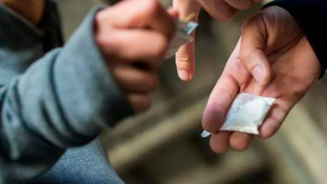 Detienen a profesor colombiano que vendía drogas a adolescentes que terminaron intoxicadas