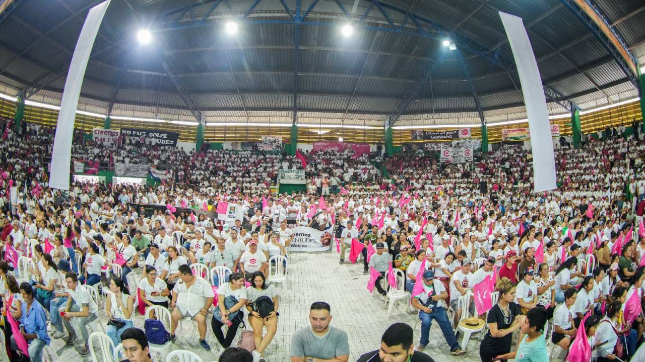 Multitudinario encuentro de Creemos reafirmó su lucha con unidad por la democracia 