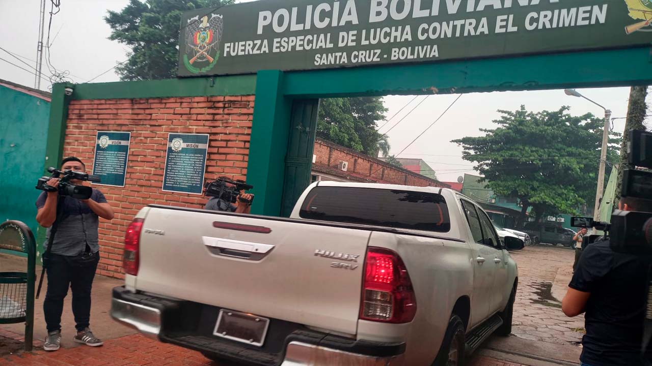 Ex Secretario de Desarrollo de la Gobernación, Fernando Menacho, arrestado en la frontera de Yacuiba por presunta manipulación de armas