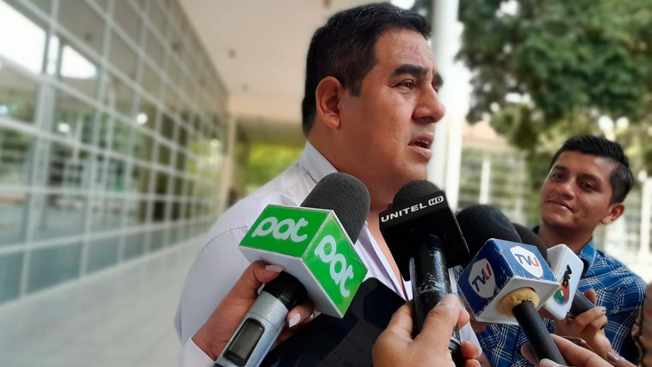Asambleísta del MAS aborda la crisis de incendios en Santa Cruz y la controversia sobre la declaración de desastre