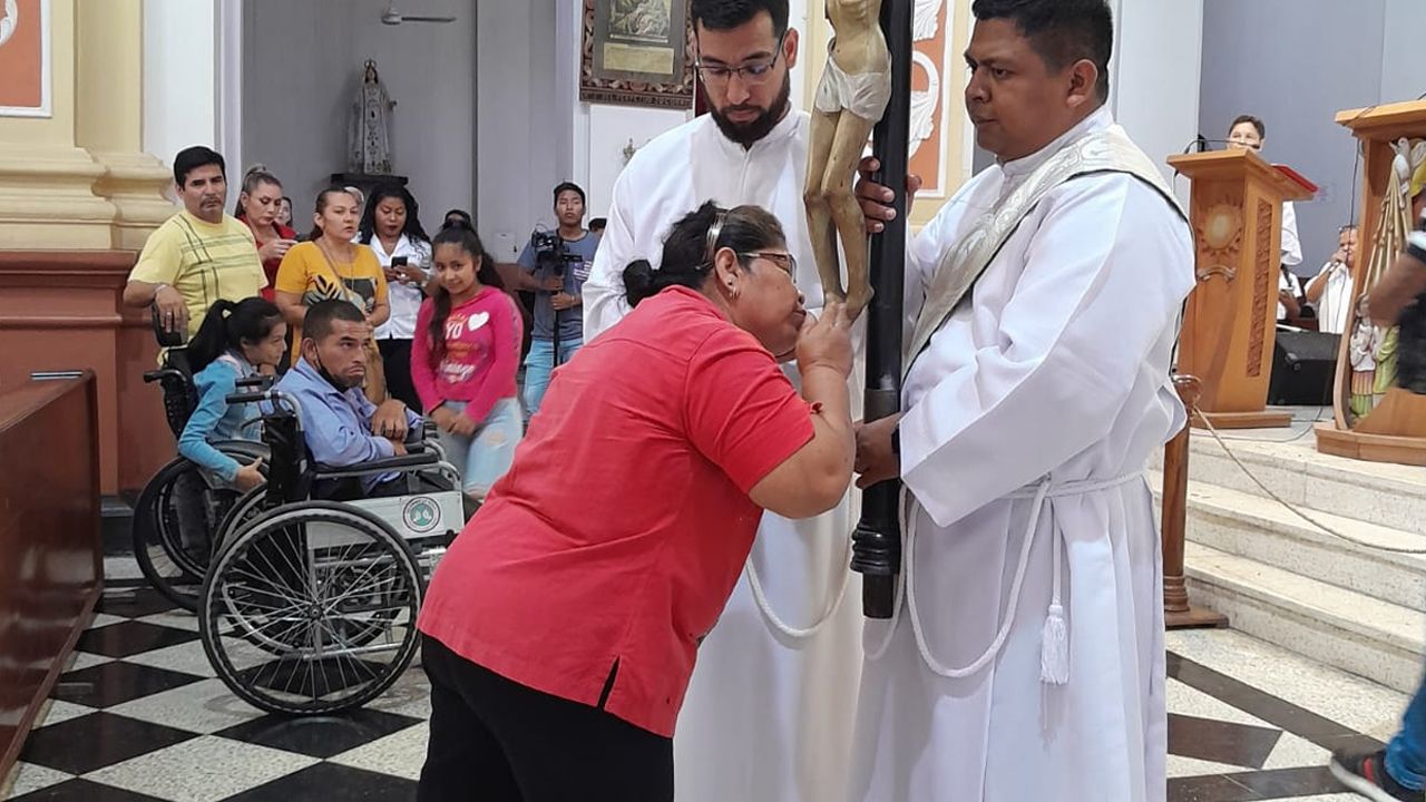 Celebración Pascual para ancianos, enfermos y discapacitados en la Catedral