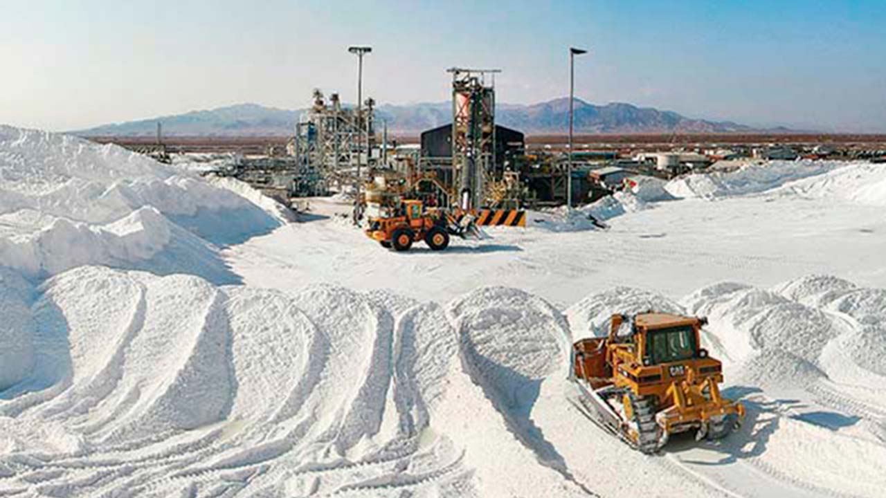 Inversionistas europeos visitan Bolivia para evaluar oportunidades de negocio en el litio