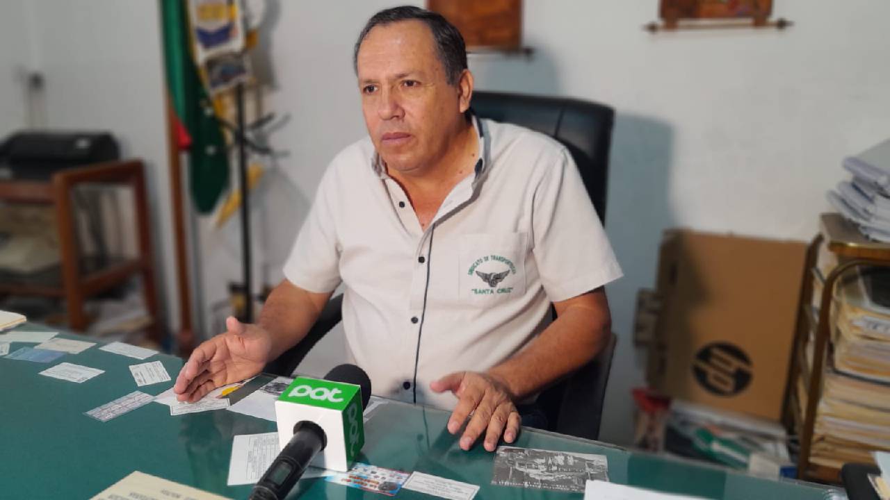 Transporte público no descarta movilizaciones, exige normalizar abastecimiento de diésel