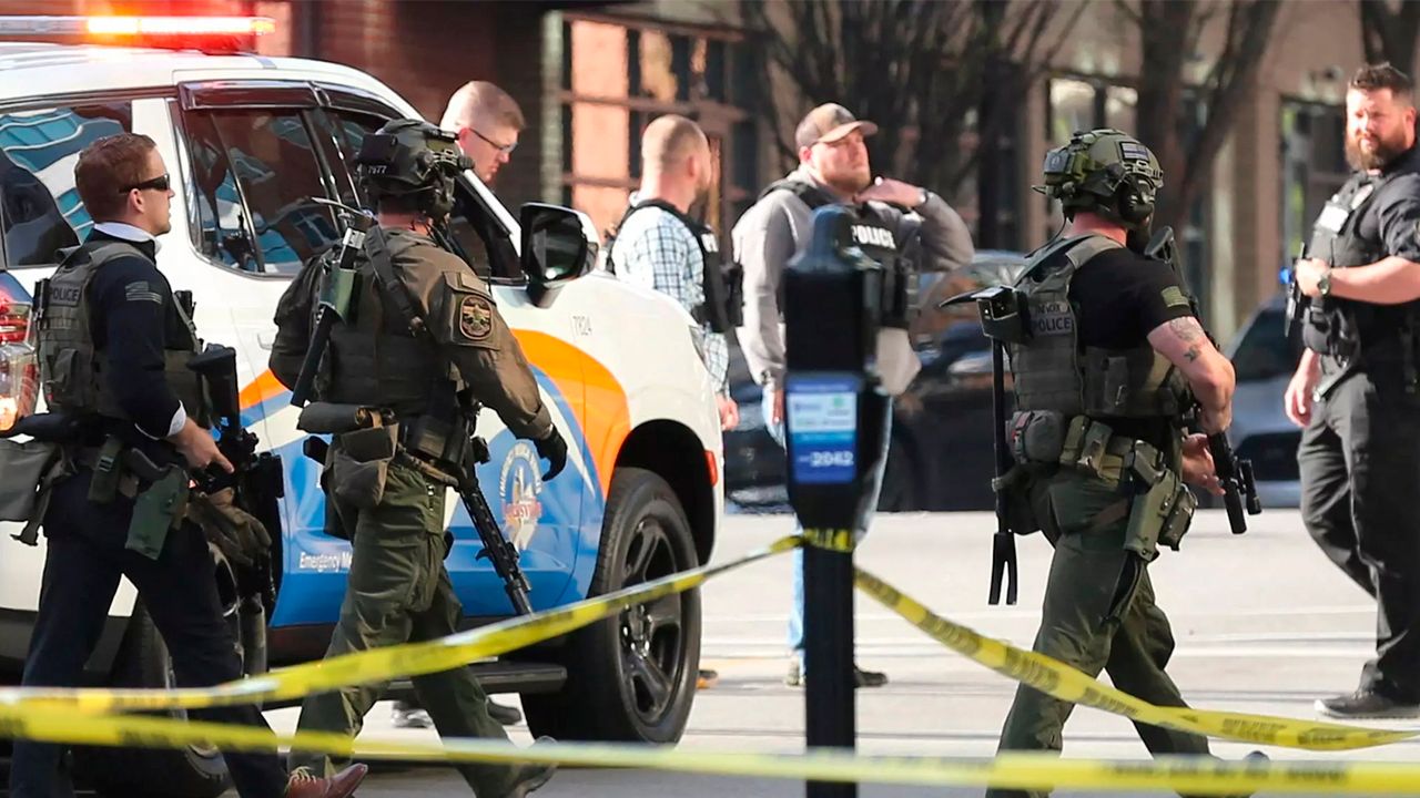 Nuevo tiroteo en EEUU, al menos cinco muertos y ocho heridos en el centro de Louisville