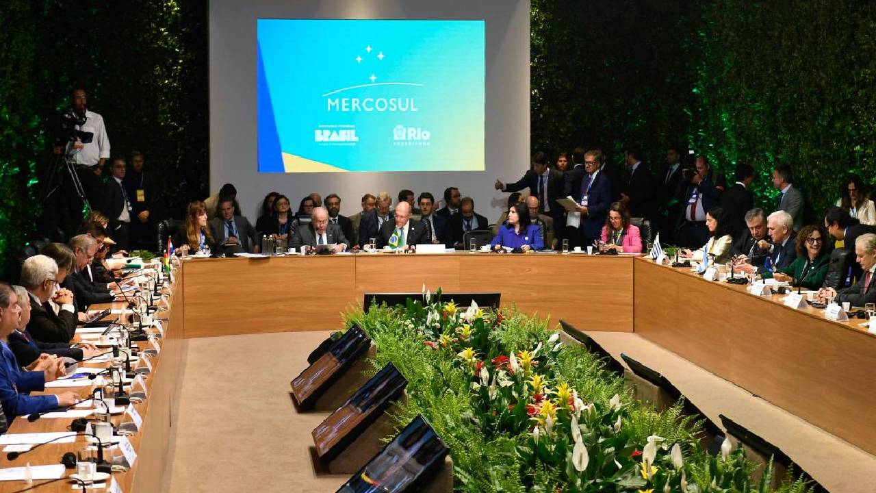 El Mercosur celebra cumbre con la entrada de Bolivia y acuerdo comercial histórico con Singapur