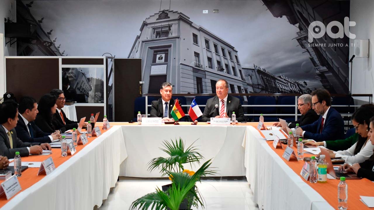 Fiscales de Bolivia y Chile refuerzan cooperación contra crimen organizado