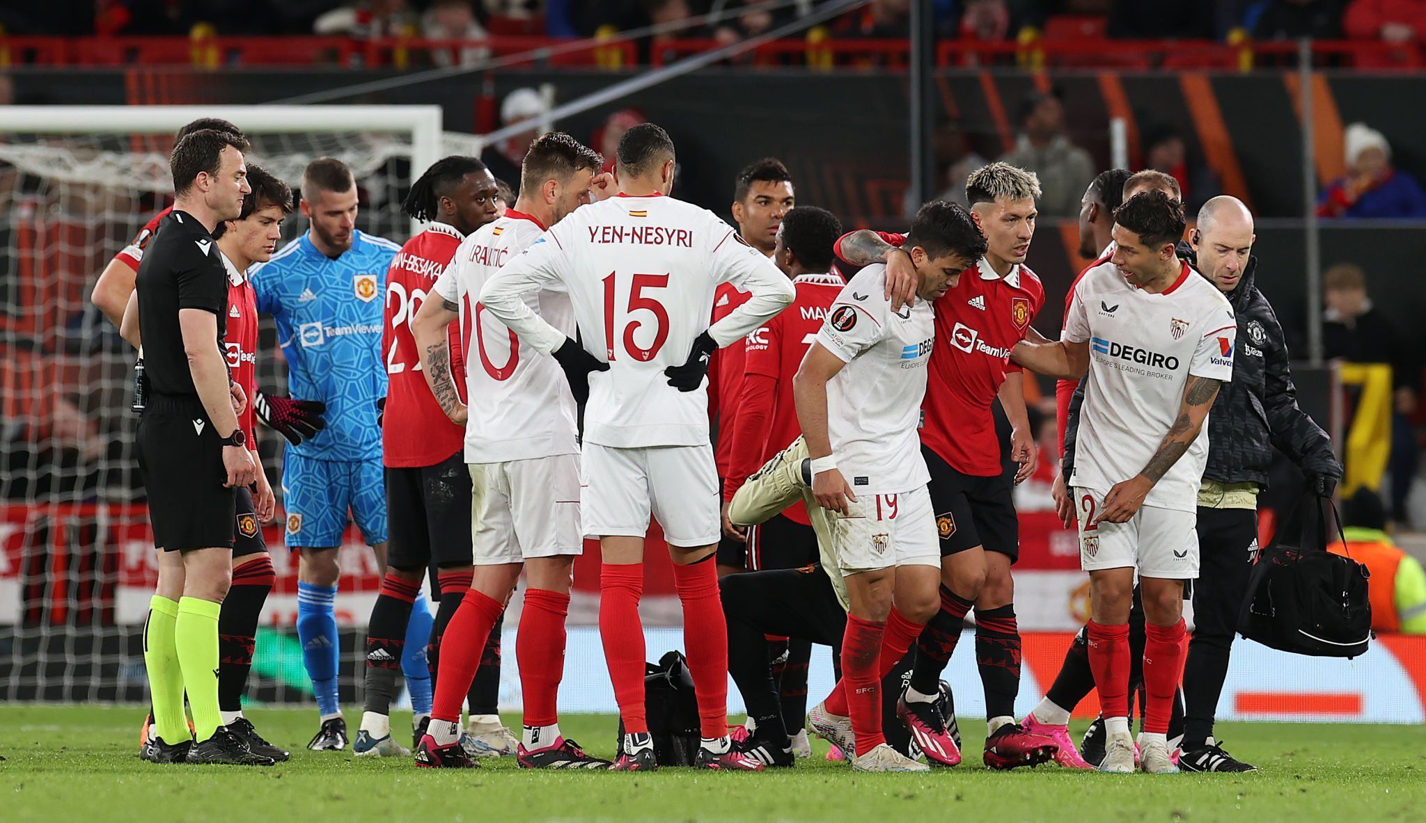 Sevilla saca un empate en Manchester