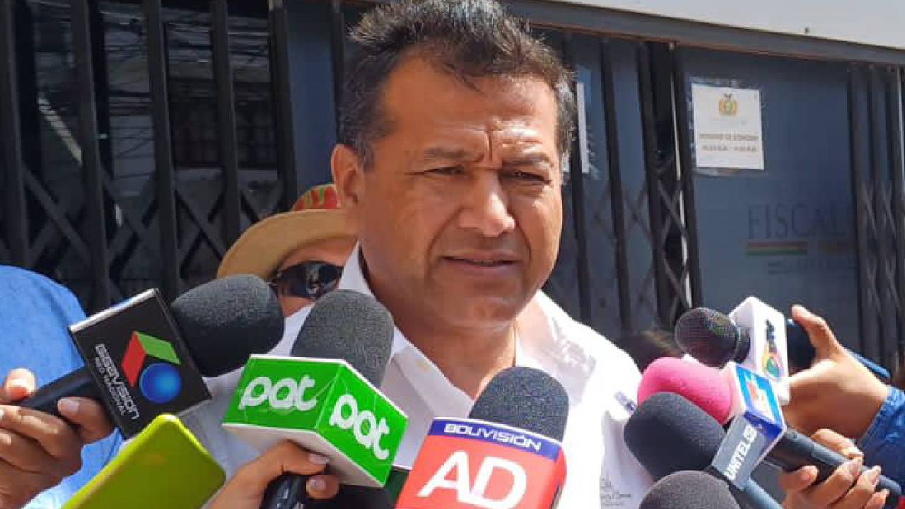 Colegio de Abogados presenta denuncia contra Presidente del Senado