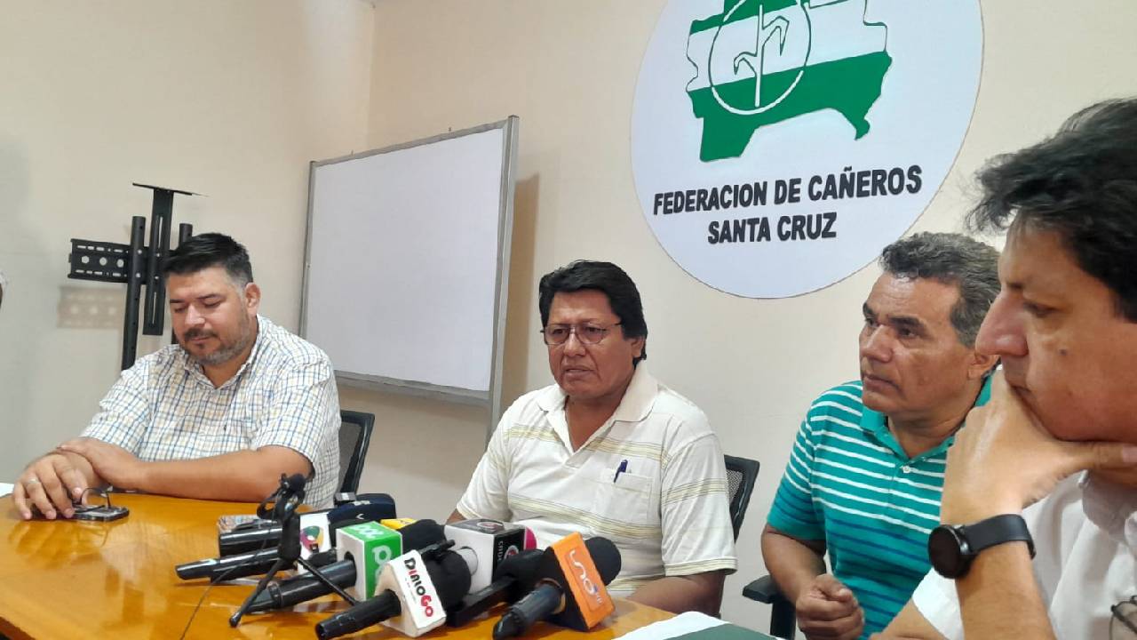 Precio Etanol; vuelve a fracasar diálogo con el Gobierno y  cañeros mantienen el "Tractorazo" para este miércoles