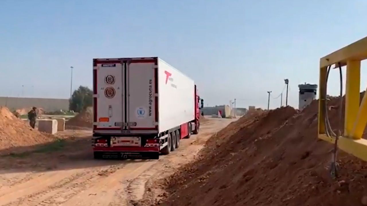 Hamas se apodera de convoy de ayuda humanitaria e ataca civiles en Gaza, denuncia Israel