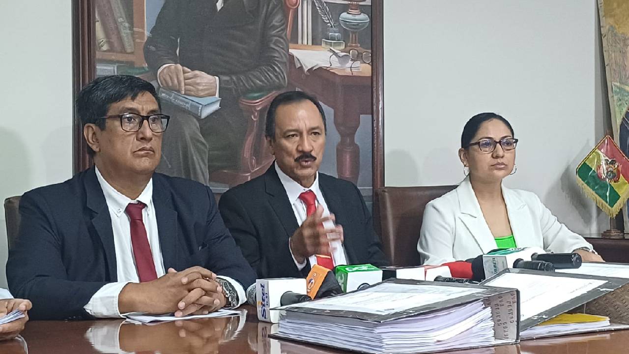 123 estudiantes de la UAGRM obtuvieron titulo de manera irregular