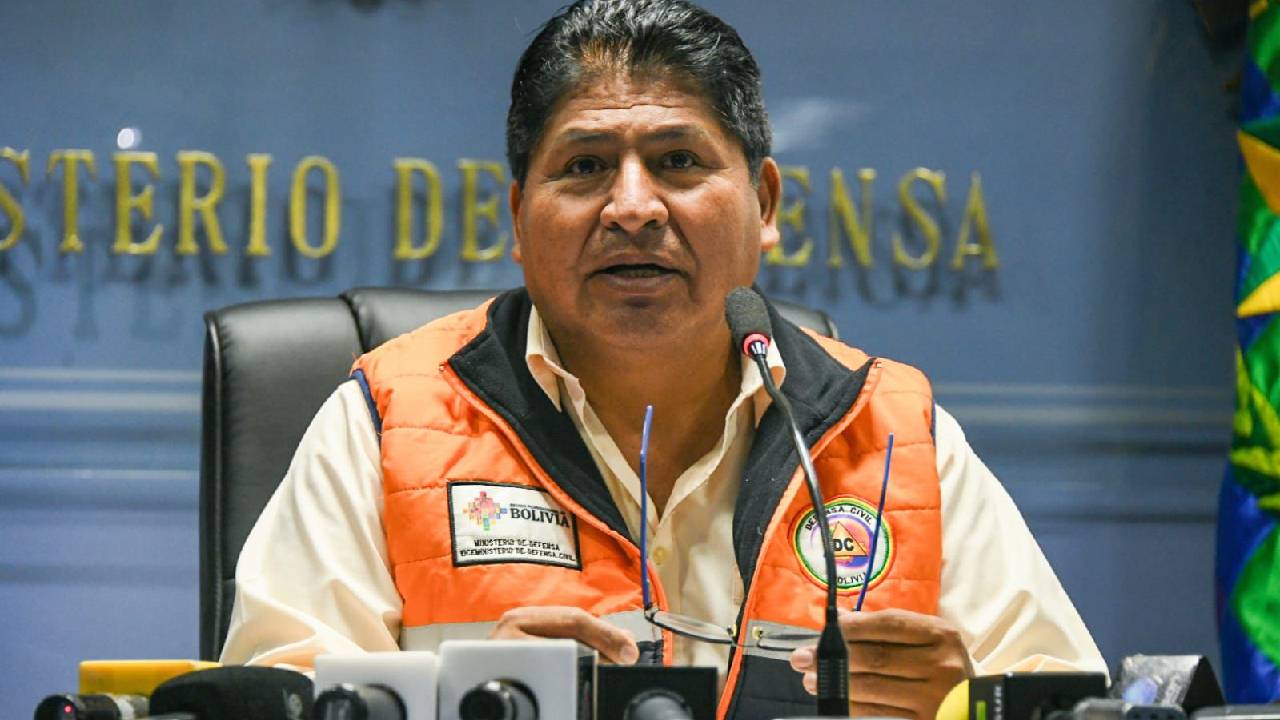 Viceministro de Defensa Civil brinda informe sobre impacto de lluvias e inundaciones en varios departamentos de Bolivia