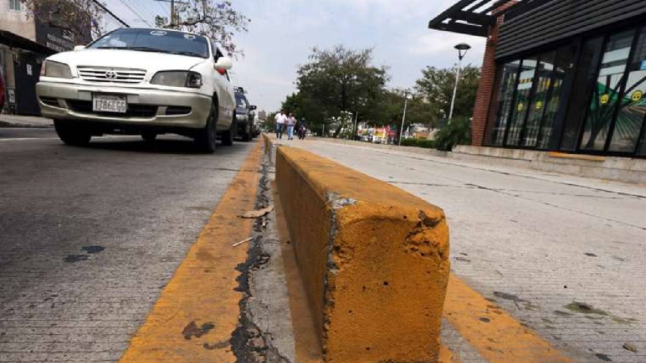 Comenzó la retirada de cordones del BRT en Santa Cruz