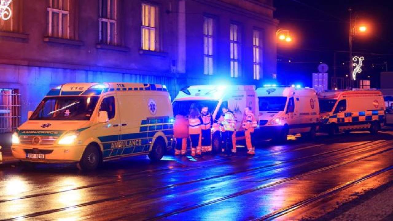 Al menos 15 muertos y 24 heridos en tiroteo en la Universidad Carolina de Praga
