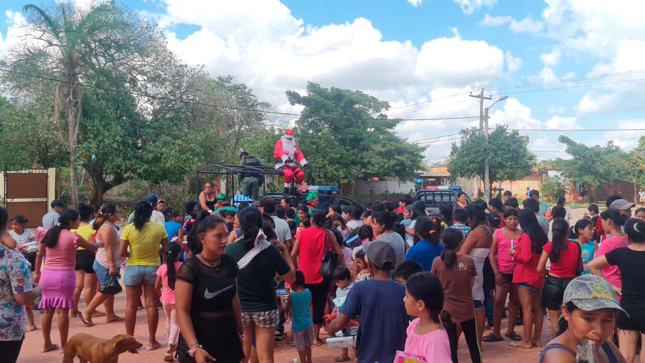 Agentes del Grupo Delta: Mensajeros de felicidad en navidad