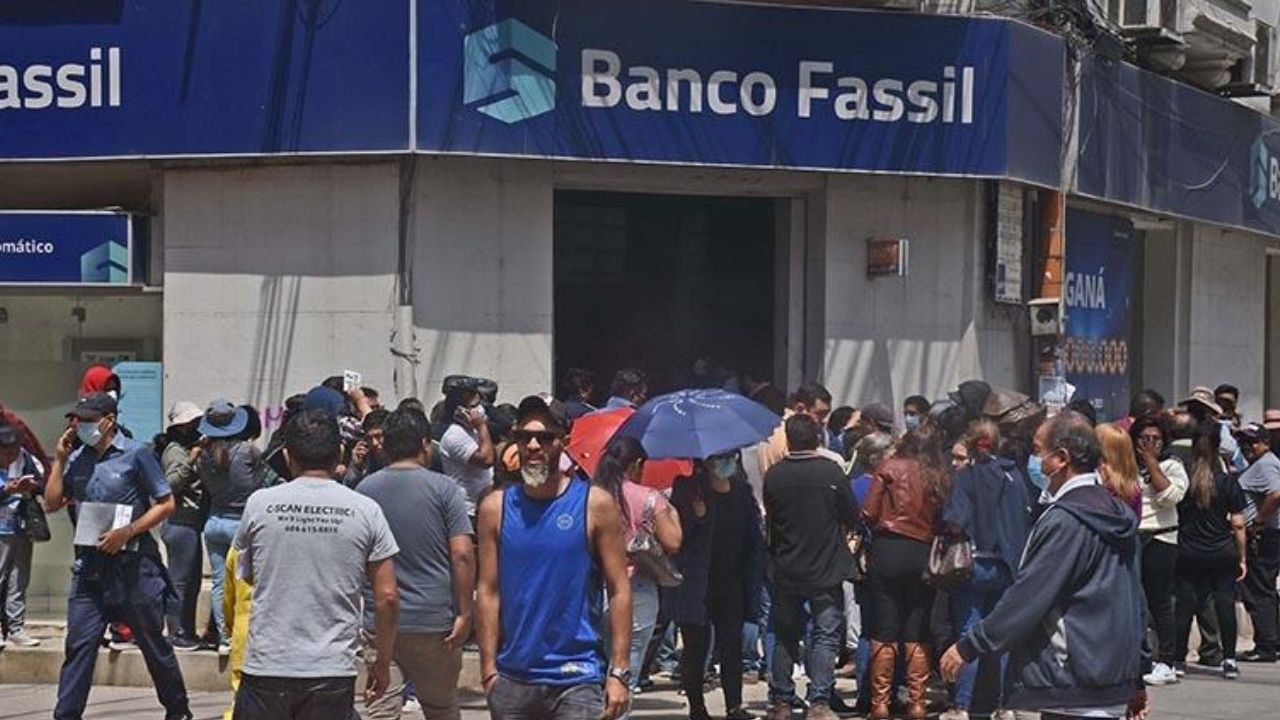 ASFI realiza una supervisión al banco Fassil, advirtió con sanciones si existiese una afectación